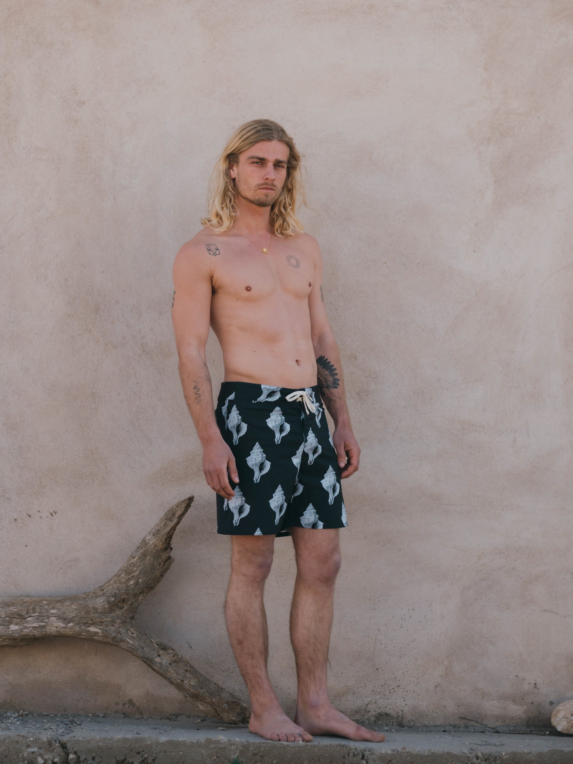 BOARDSHORTS CHARCOAL/PRINT SEASHELL