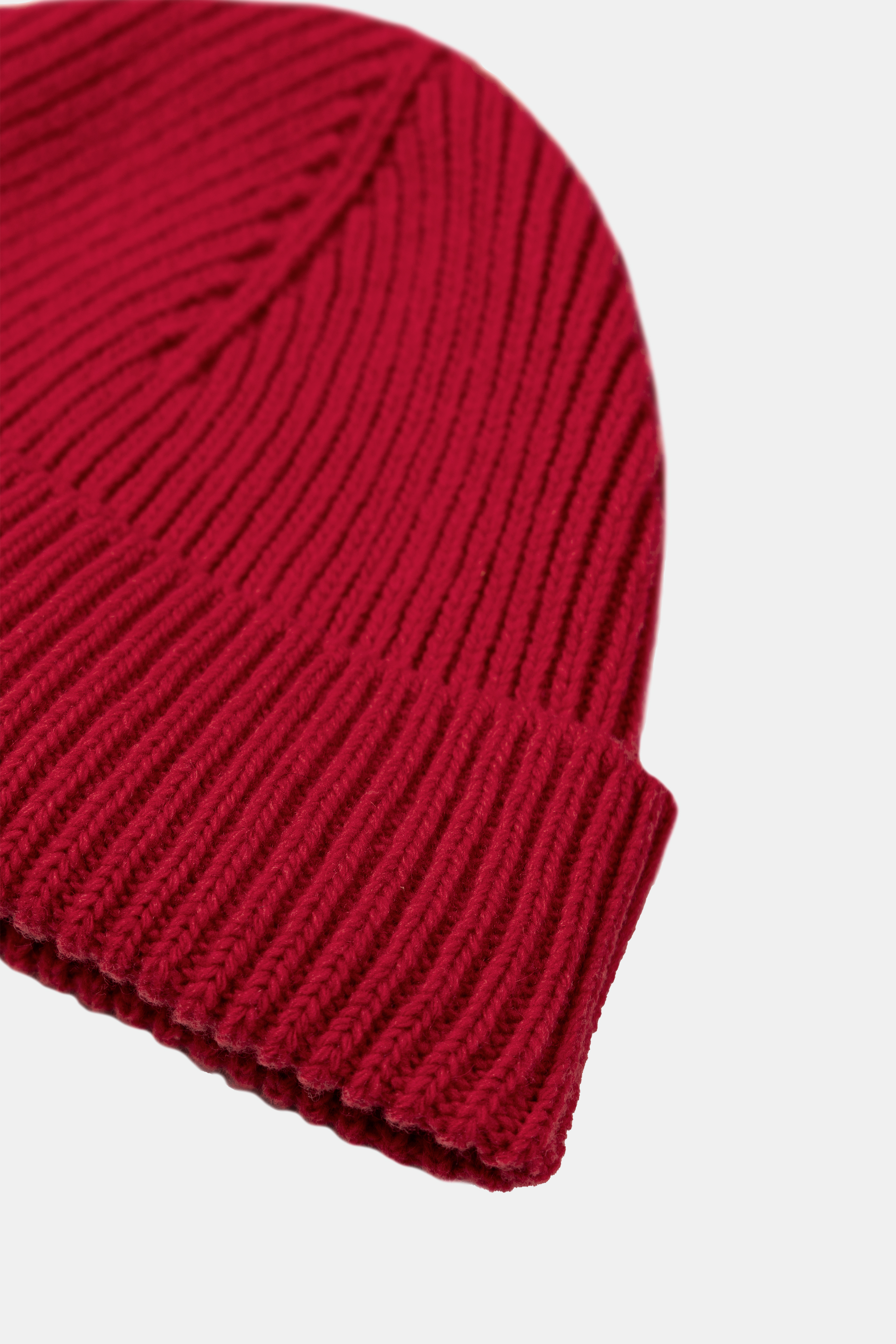 KNIT BEANIE RED