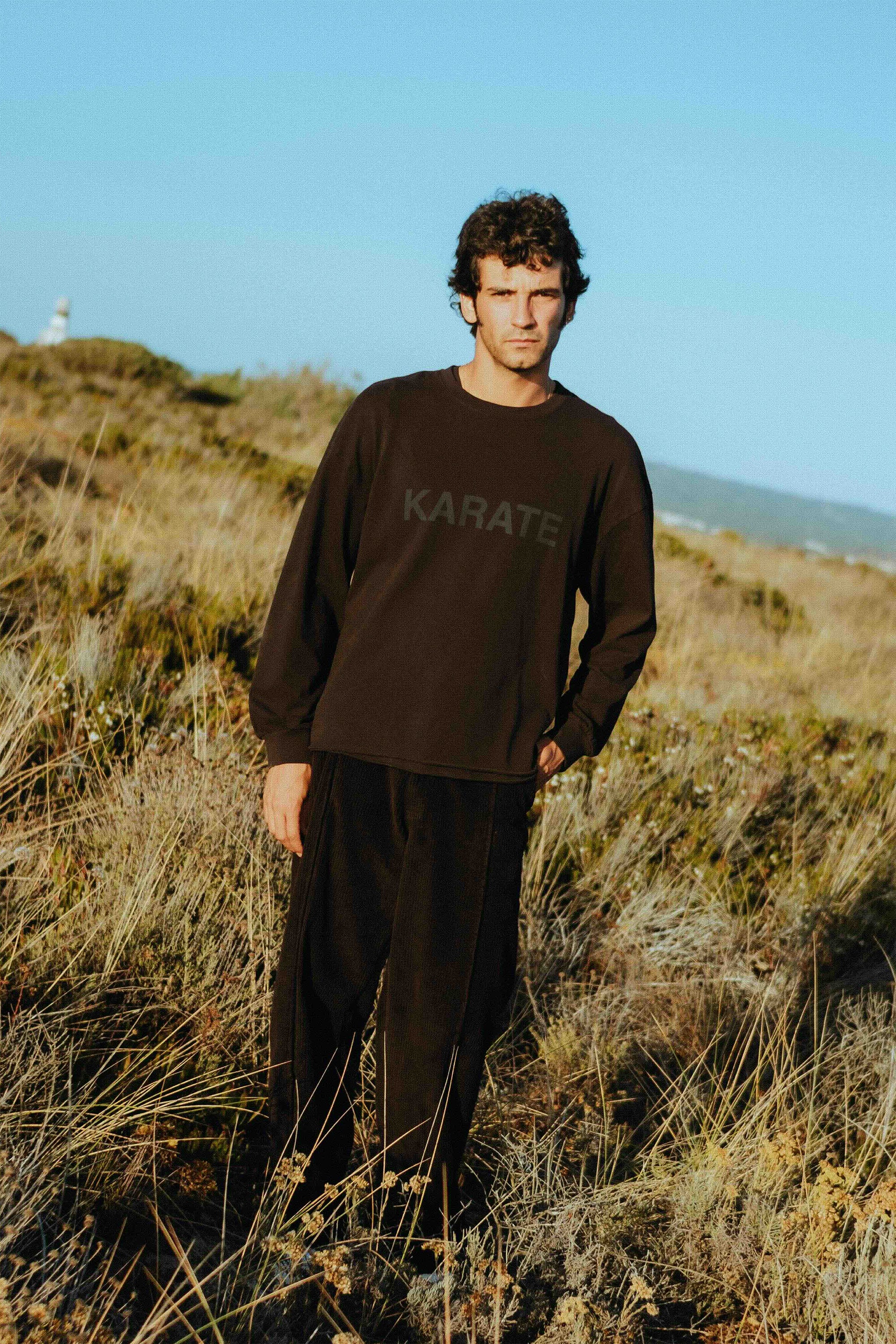 LONG SLEEVE GRAPHIC KARATE BLACK