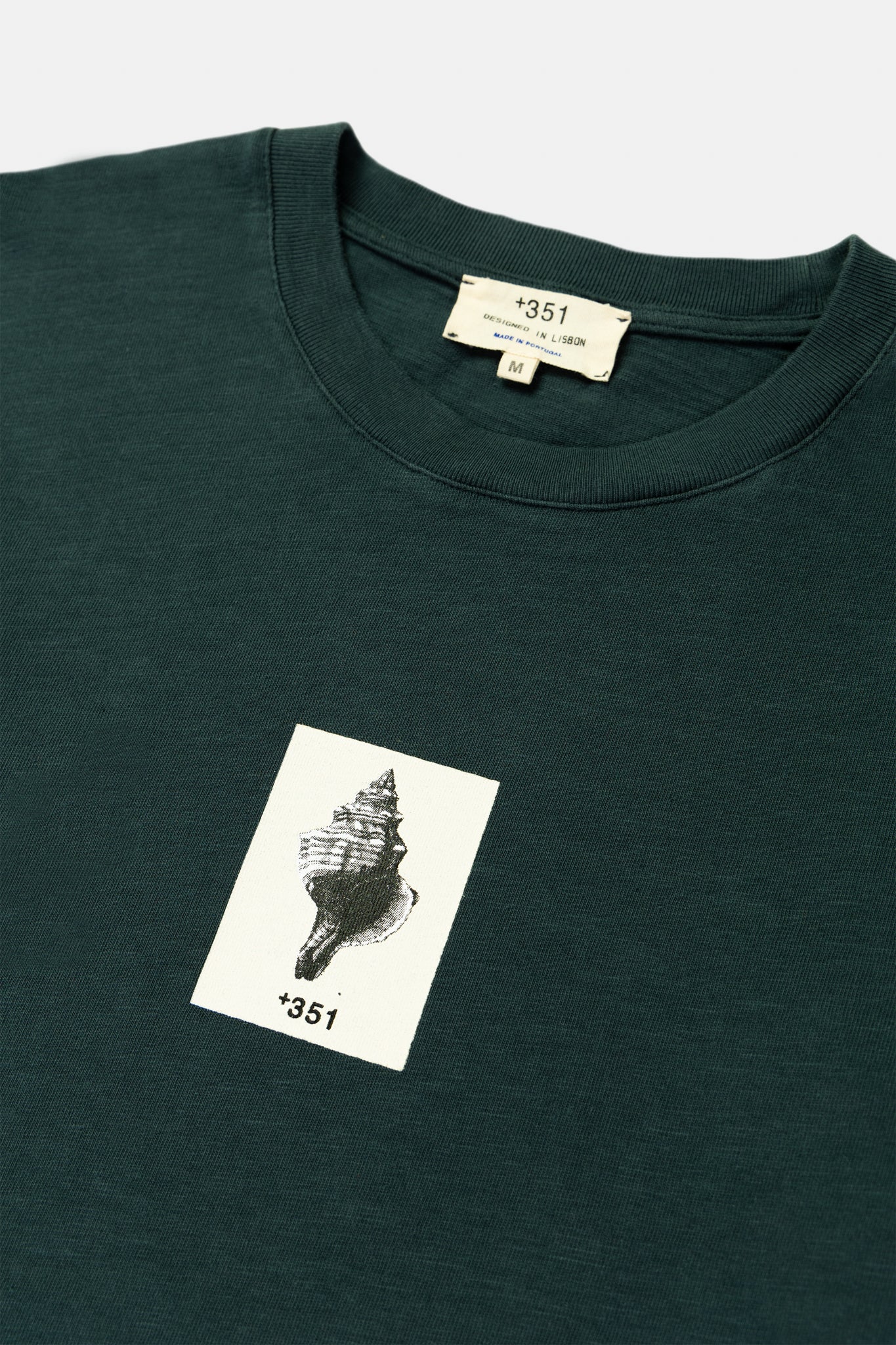 LANGARMSHIRT MIT GRAFISCHER MUSCHEL IN ANTHRAZIT