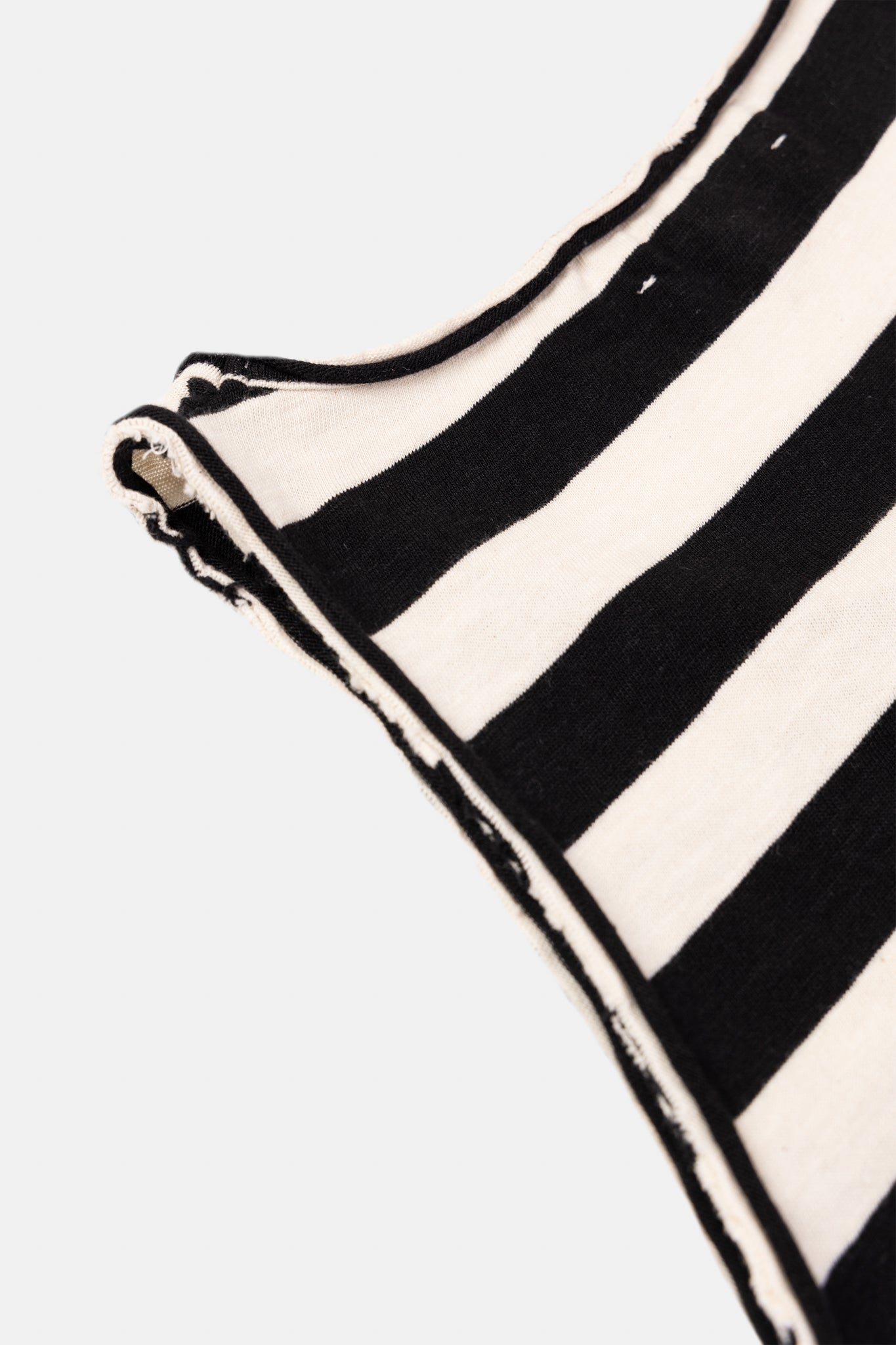 TOP GRAPHIC SEASHELL CRU/BLACK