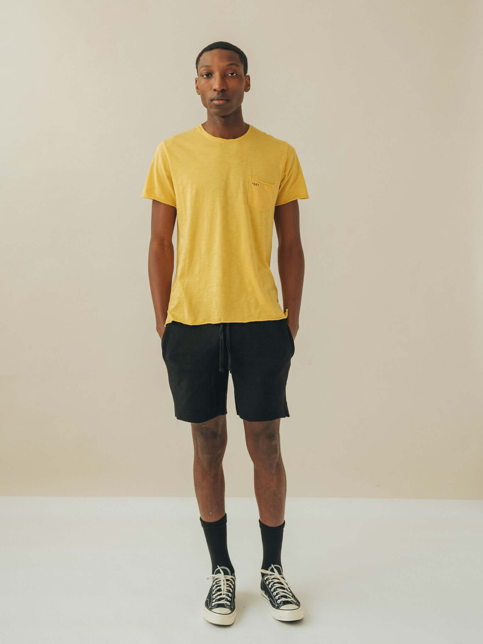 T-SHIRT ESSENTIAL PALE YELLOW